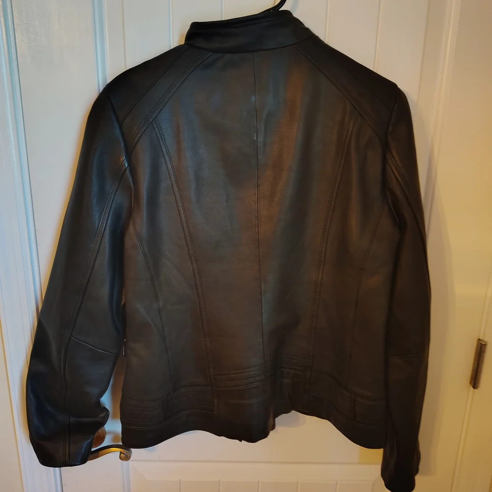 Women's Black Leather Jacket - Picture 3 of 3